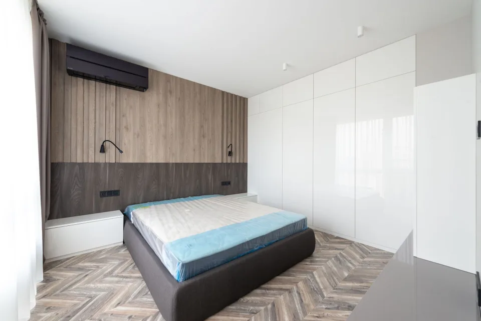 Khách xem điều hòa